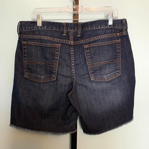 Lucky Brand Abbey Double Rolled Cuff Jean Shorts in Dark Wash Size 12/31 - Picture 5 of 5